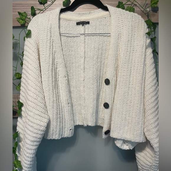 Love Tree White fluffy knit cardigan- brand new w/buttons - Picture 1 of 2